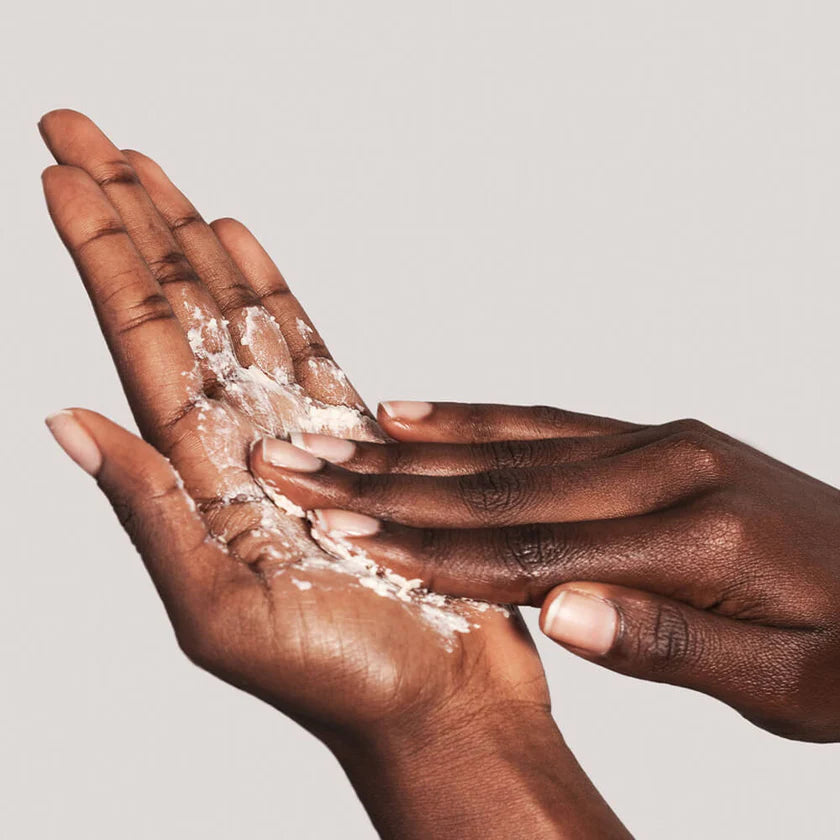 Poudre Exfoliante Éclaircissante Intense ILUMA Image Skincare – Exfoliant doux illuminateur Maison Épiderme Sainte-Hyacinthe